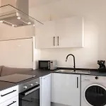 Mi Casa Es Su Casa אלבופיירה