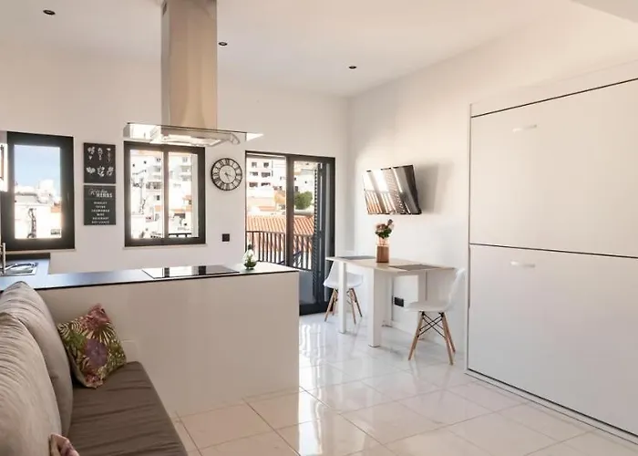 Mi Casa Es Su Casa *